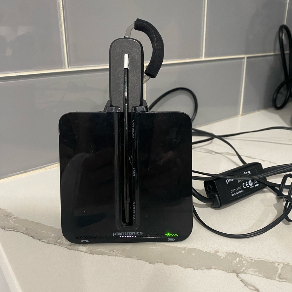 Plantronics CS540 Headband Wireless Convertible Headset Connects to Desk Phone